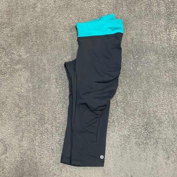 EC Lululemon Team Spirit Cropped Leggings - Grey / Teal - Size 8 - Picture 3 of 4